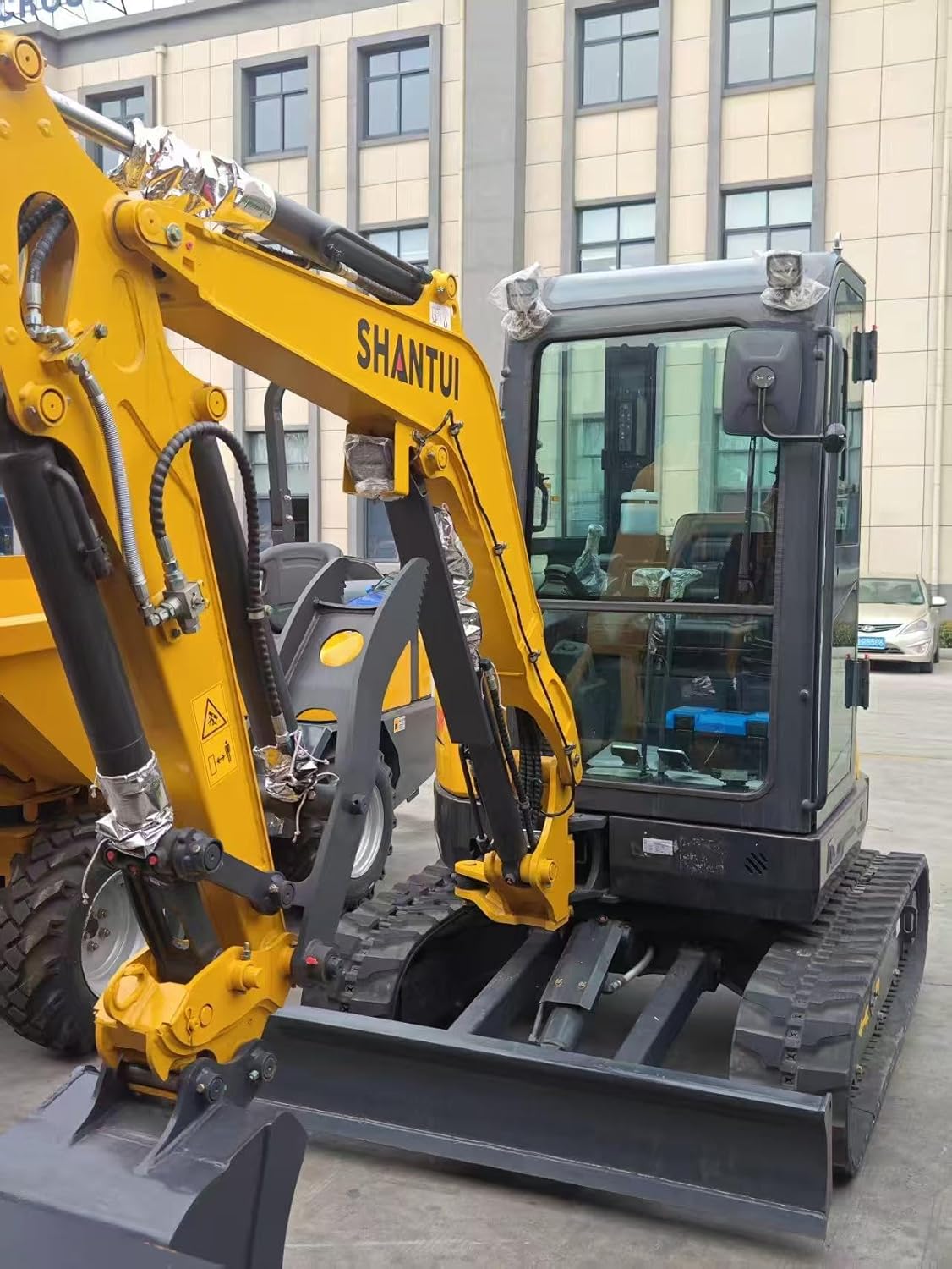Shantui STE35SR mini excavator worth it,Shantui STE35SR pros cons,best 2.8 ton mini excavator,Shantui STE35SR vs alternatives,should I buy a Shantui mini excavator,Shantui STE35SR buying guide unboxing and complete package contents