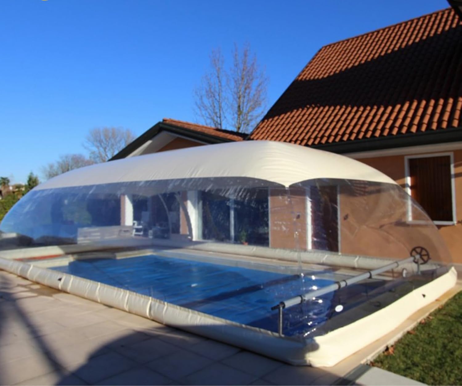 best inflatable swimming pool cover,should I buy an inflatable pool cover,inflatable pool cover pros cons,inflatable vs solid pool cover,inflatable pool cover worth buying,best pool cover for winter - detailed features and technical specifications