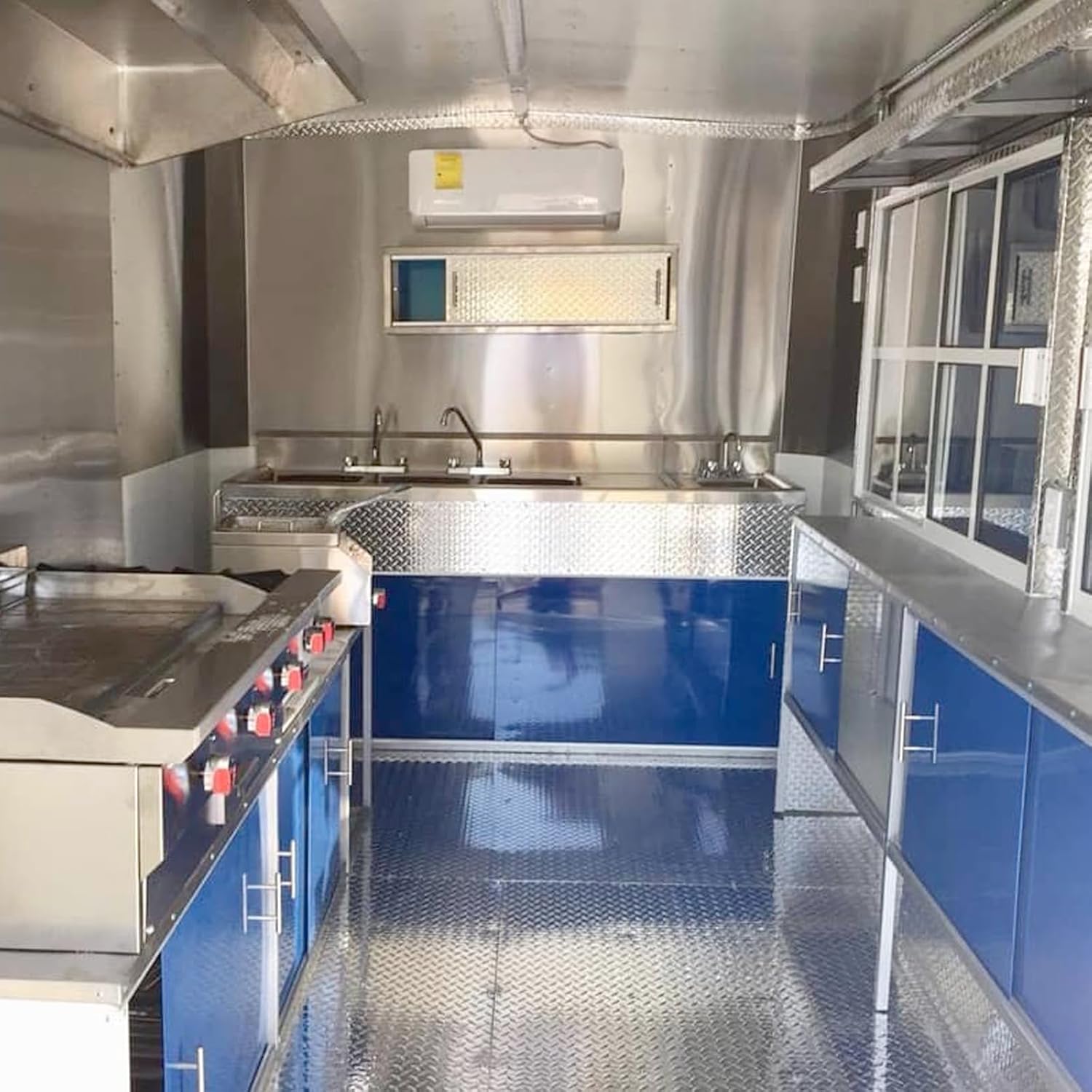 buy custom food trailer,custom food trailer worth buying,best food truck trailer,food trailer pros cons,should I buy a custom food trailer,food trailer vs food truck performance testing and real-world results