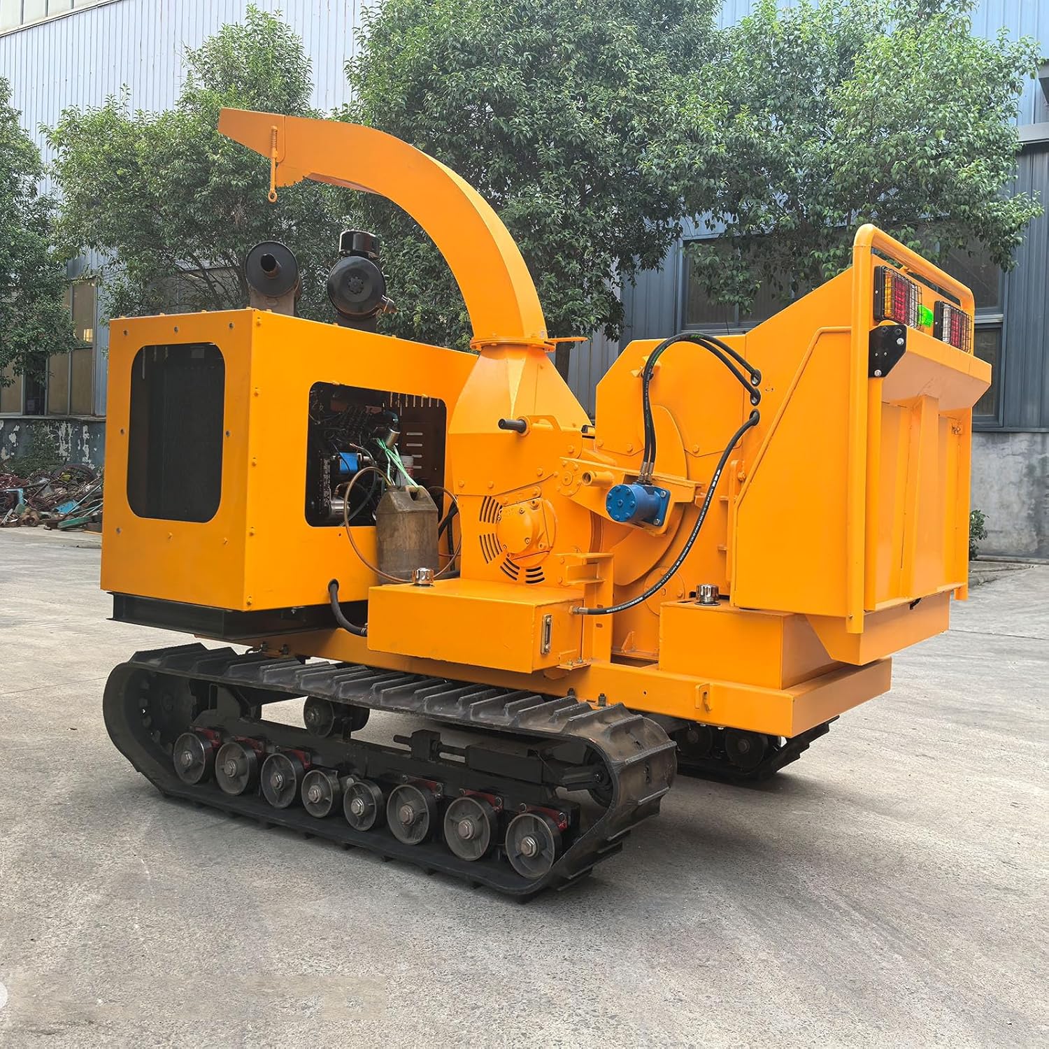 buy tracked wood chipper,heavy duty wood chipper pros cons,electric wood chipper shredder worth buying,best tracked wood chipper for forestry,wood chipper for farm use,should I buy a tracked wood chipper unboxing and complete package contents
