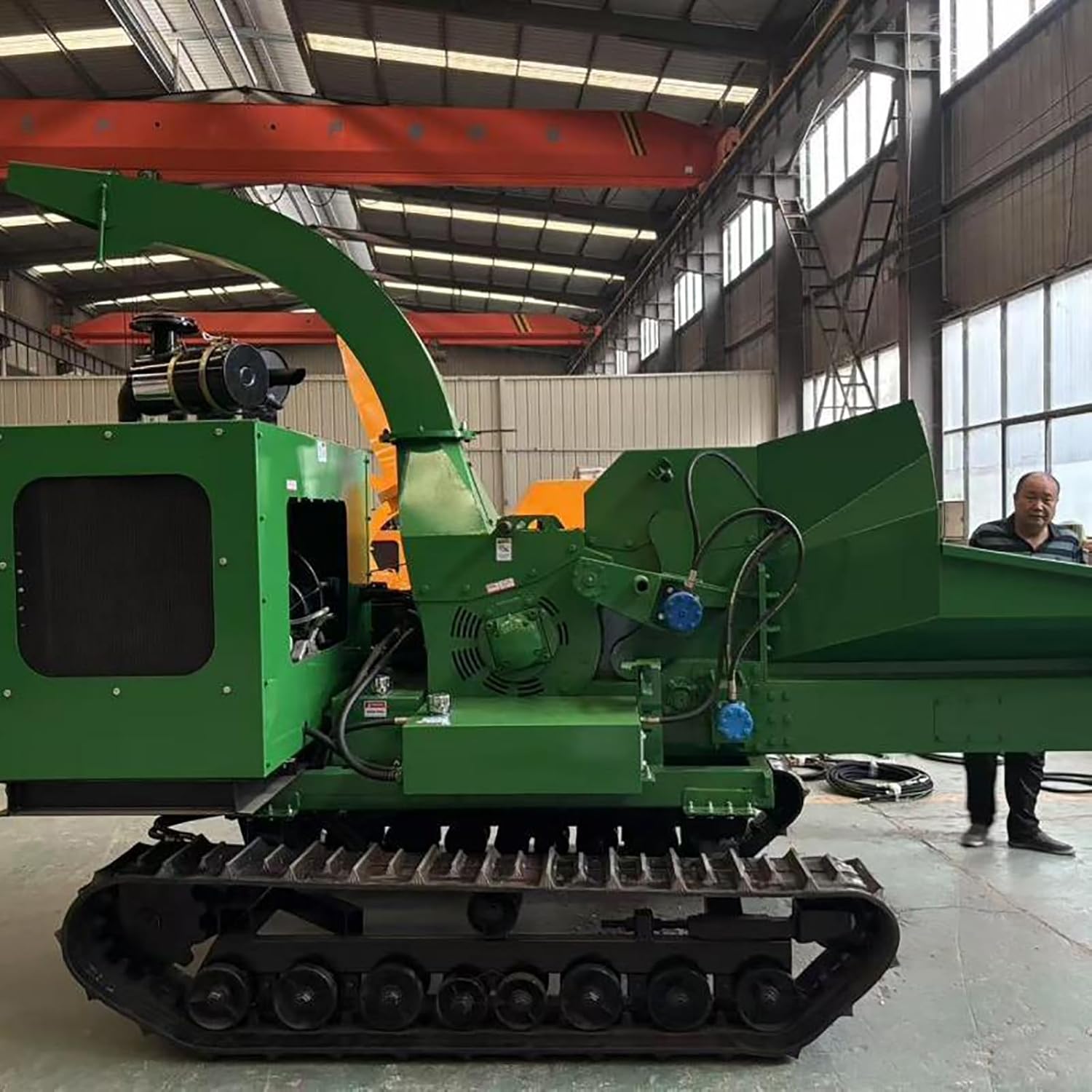 buy tracked wood chipper shredder,best heavy duty chipper for orchards,tracked wood chipper worth buying,wood chipper for forestry teams pros cons,wood chipper vs towable chipper,should I buy a tracked wood chipper unboxing and complete package contents