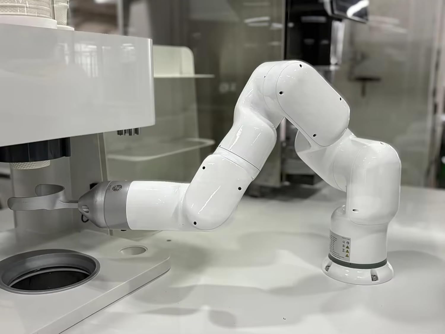 coffee vending robot worth buying,should I buy a coffee vending robot,coffee vending robot pros and cons,best commercial coffee vending machine,coffee vending robot vs traditional machine,coffee vending robot for business unboxing and complete package contents